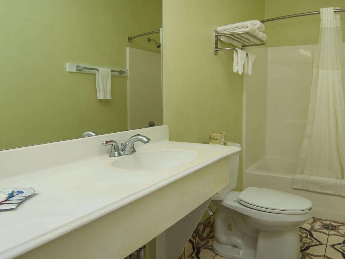 Quality One Motel Weatherford Bagian luar foto